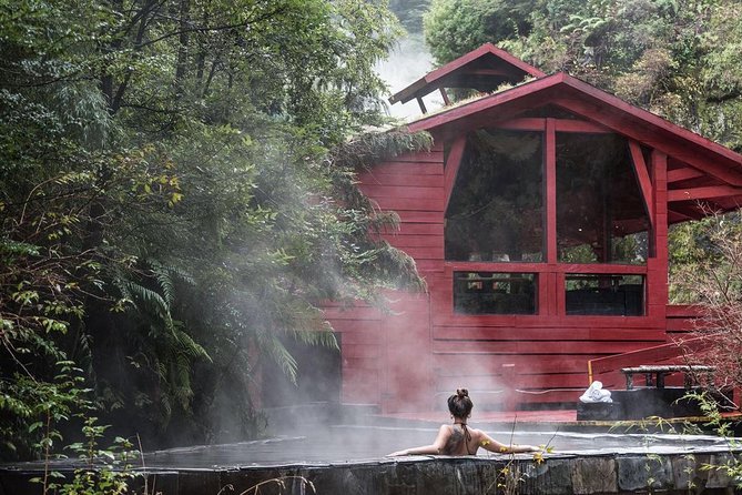Trekking Mirador el volcano + Geometric hot springs - Key things that make this day special