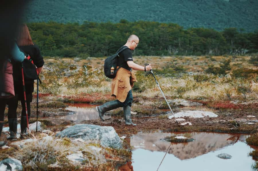 Trekking to Emerald Lagoon - Summer green vs winter ice: why the lagoon changes completely