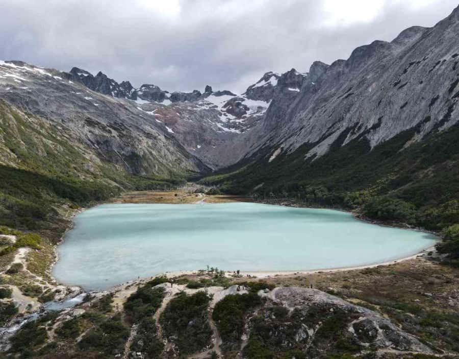 Ushuaia: Laguna Esmeralda Guided Trek with Box Lunch - Pace, canes, and safety: what the guide does (and what to watch)