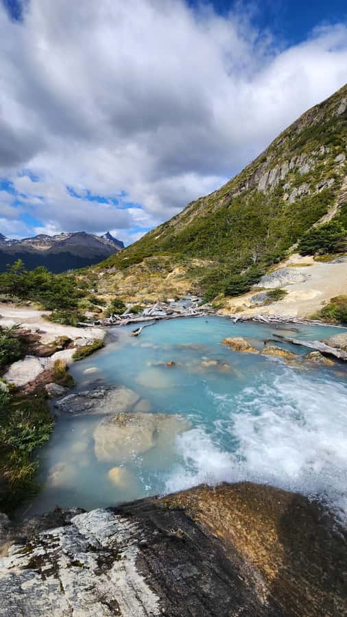 Ushuaia: Laguna Esmeralda Guided Trek with Box Lunch - What to pack: small items that save your hike