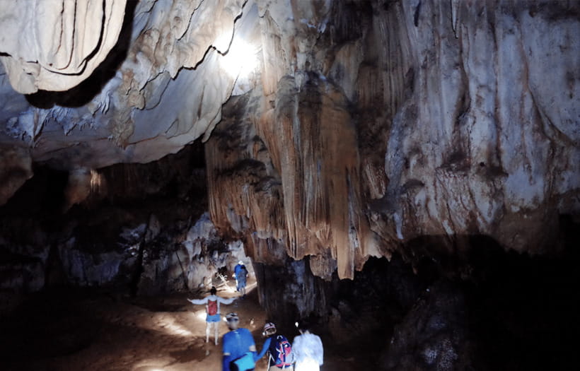 Vang Vieng: Kayaking&Water Cave&Tham Chang&Blue Lagoon 1 - Lunch break: a local specialty meal in a packed schedule