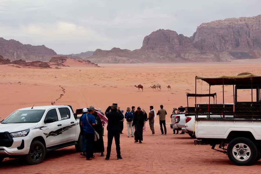 Wadi Rum: 2nights|3Day all-inclusive BedouinDesertExperience - Day 1 Jeep tour and sunset: the big “yes” day