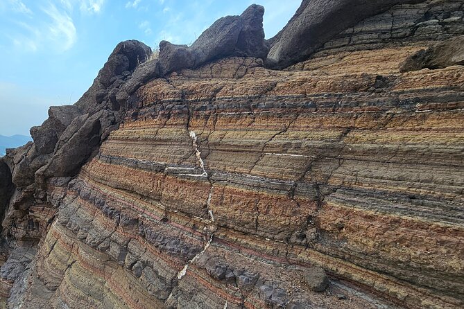 Wild Walk – Discovering the hidden paths - Wild Walk on Vulcano: where the Primordial Volcano path actually starts