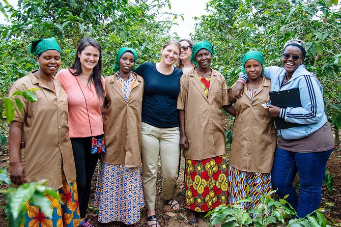 Women-led Coffee Farm Trek - The welcome song and guide Patty: how to make the day fun, not stiff