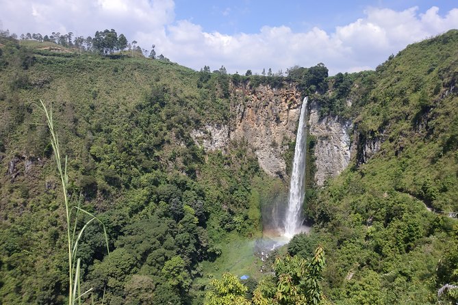 Wonderful 7 Days North Sumatra Tour (Include: 2 Days 1 Night Jungle Trekking) - Samosir Island: Batak culture you can actually watch and ask about