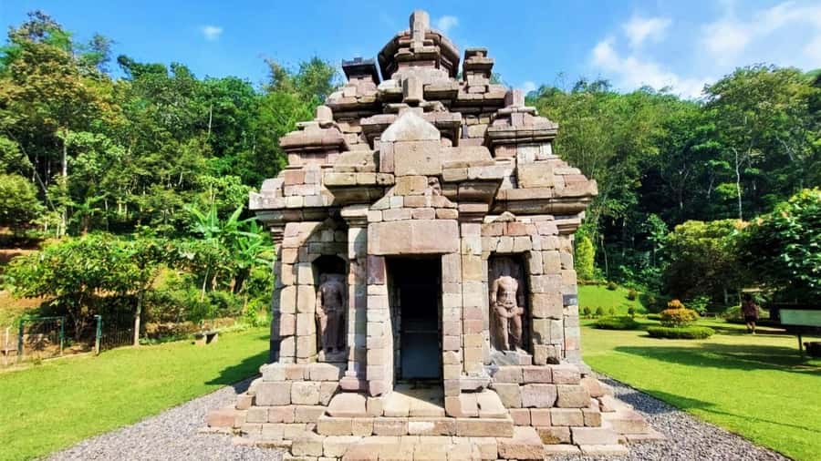 Yogyakarta: Selogriyo Temple and Rice Terrace Soft Trekking - Should You Book Selogriyo Temple and the Rice Terrace Trek?