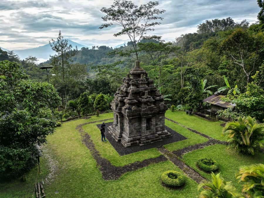 Yogyakarta :selogriyo temple, rice field trek& nepalvan java - Key things to know before you go
